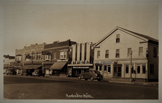 Avon Theatre - Old Photo (newer photo)